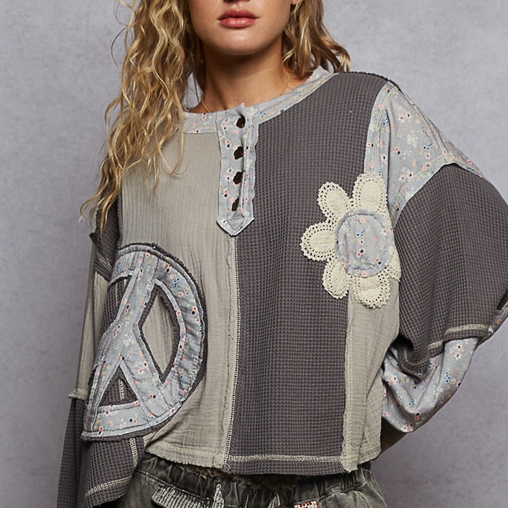 NWOT - POL Patchwork Peace Sign Sweatshirt - Gray and Cream